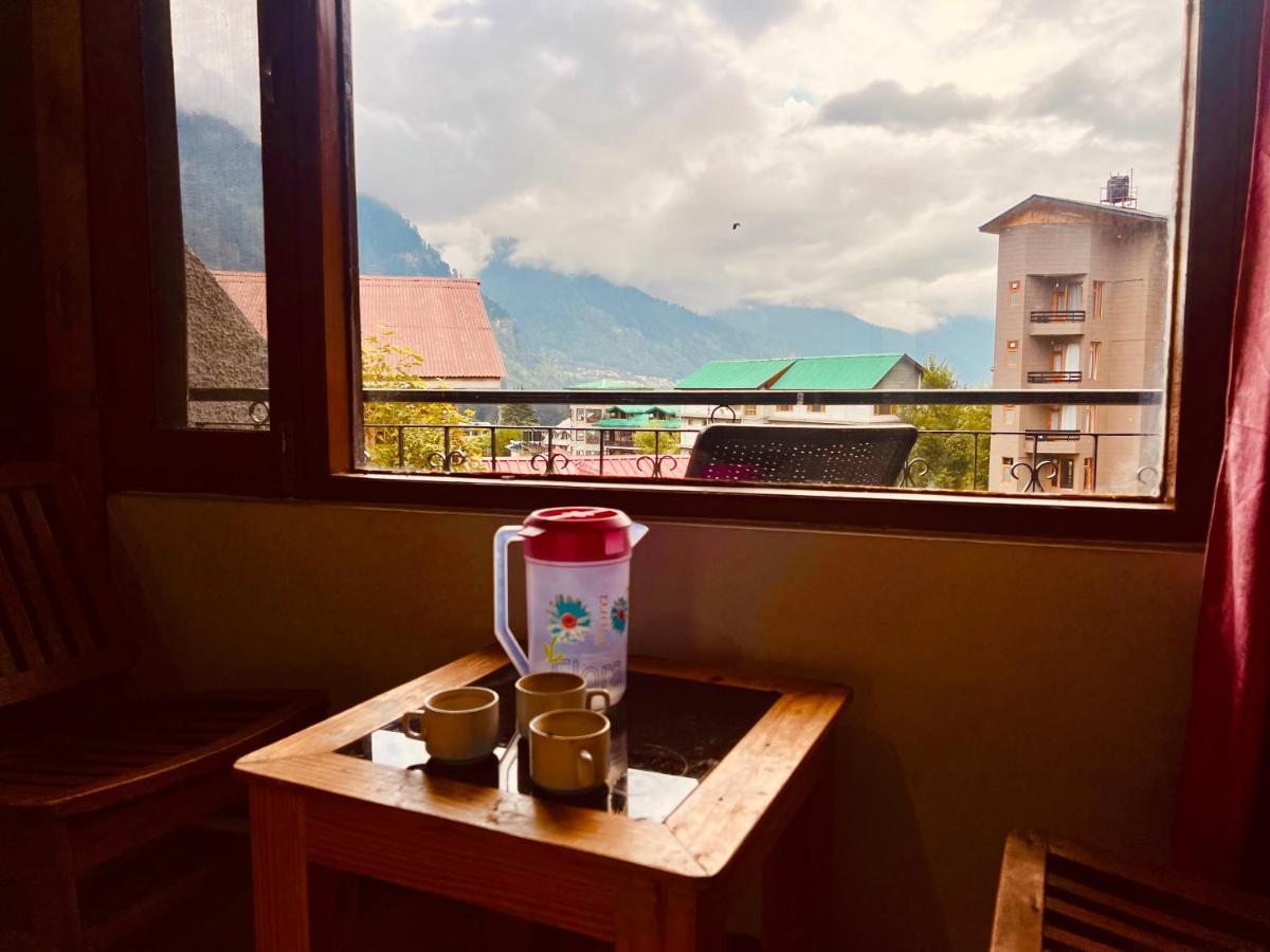 Hotel Solitaire Manali - A Few Steps From Mall Road Exterior photo
