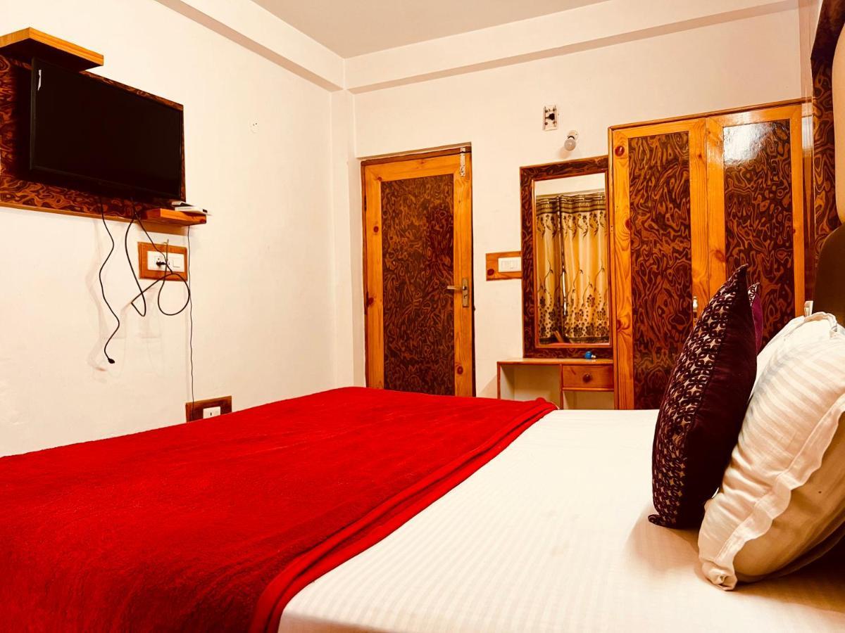 Hotel Solitaire Manali - A Few Steps From Mall Road Exterior photo