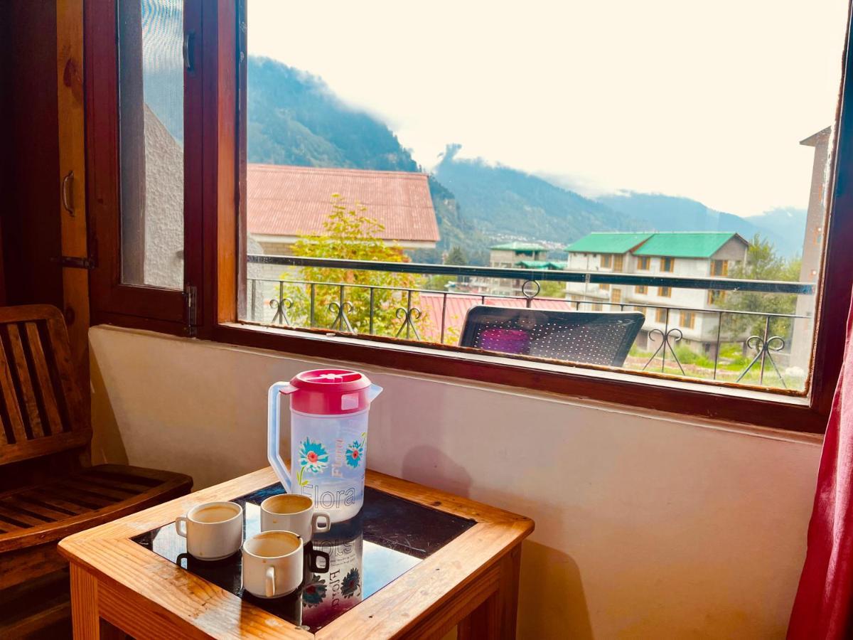 Hotel Solitaire Manali - A Few Steps From Mall Road Exterior photo