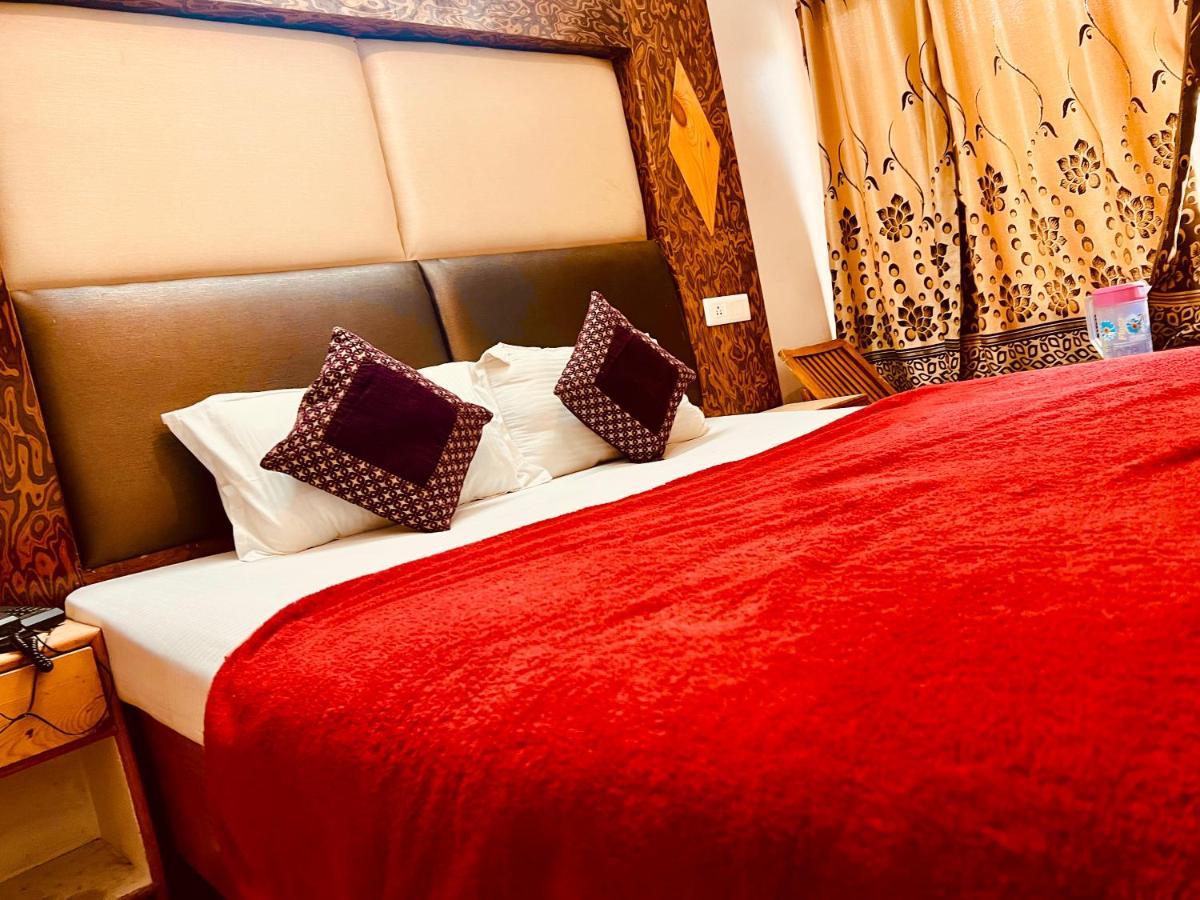 Hotel Solitaire Manali - A Few Steps From Mall Road Exterior photo