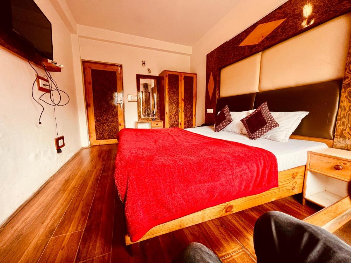 Hotel Solitaire Manali - A Few Steps From Mall Road Exterior photo